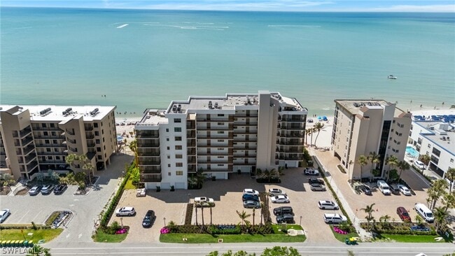9375 Gulf Shore Dr in Naples, FL - Foto de edificio - Building Photo