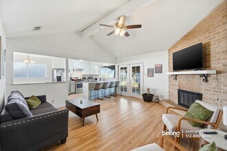 802 Buckingham Pl in Austin, TX - Building Photo - Building Photo