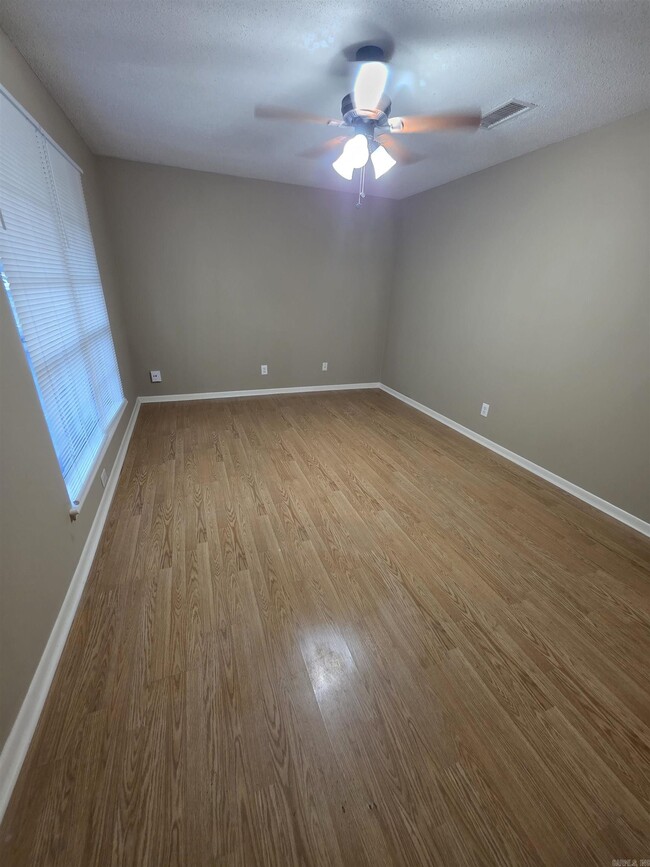 11615 Ashwood Dr