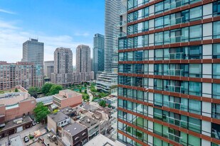 22A Maitland St in Toronto, ON - Building Photo