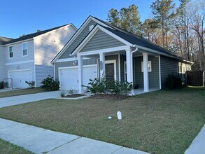 221 Pink Azalea St in Summerville, SC - Building Photo - Building Photo