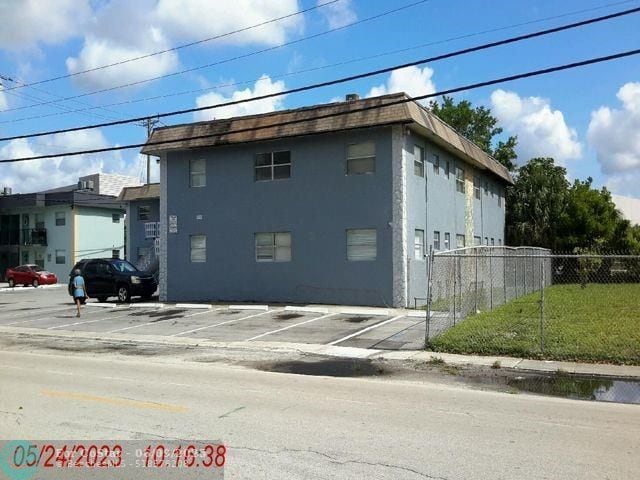 5831 SW 36th Ct in Davie, FL - Building Photo