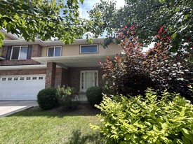 686 E Union Garden Ct S in Midvale, UT - Building Photo