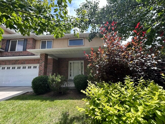 property at 686 E Union Garden Ct S