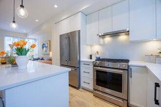 19935 75A Av in Langley, BC - Building Photo - Building Photo