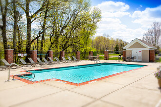 The Fields of New Durham Apartment Homes in Westville, IN - Foto de edificio - Building Photo