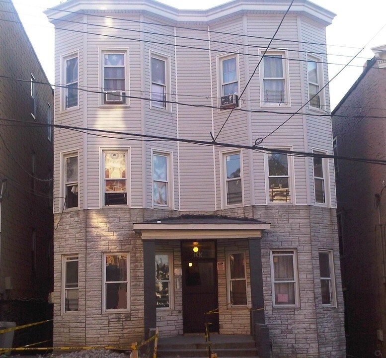 145 Beech St in Yonkers, NY - Foto de edificio