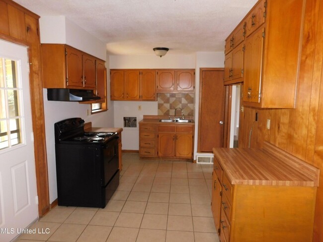 7858 Cherry Valley Blvd in Southaven, MS - Building Photo - Building Photo