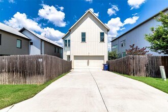 6025 Seville Dr in Austin, TX - Building Photo - Building Photo