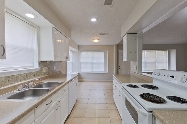 16707 Barcelona Dr in Friendswood, TX - Building Photo - Building Photo