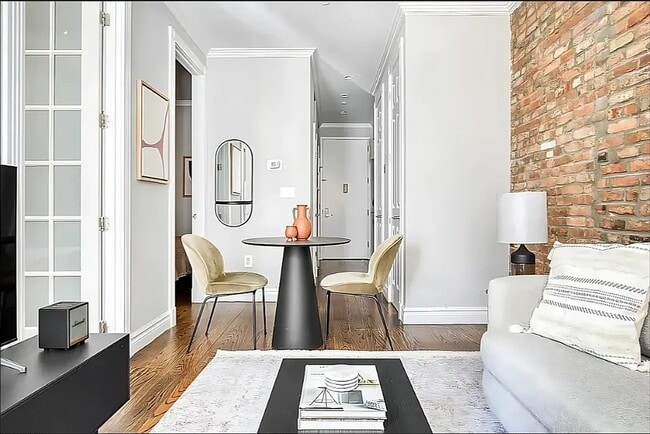 438 W 52nd St in New York, NY - Building Photo - Building Photo