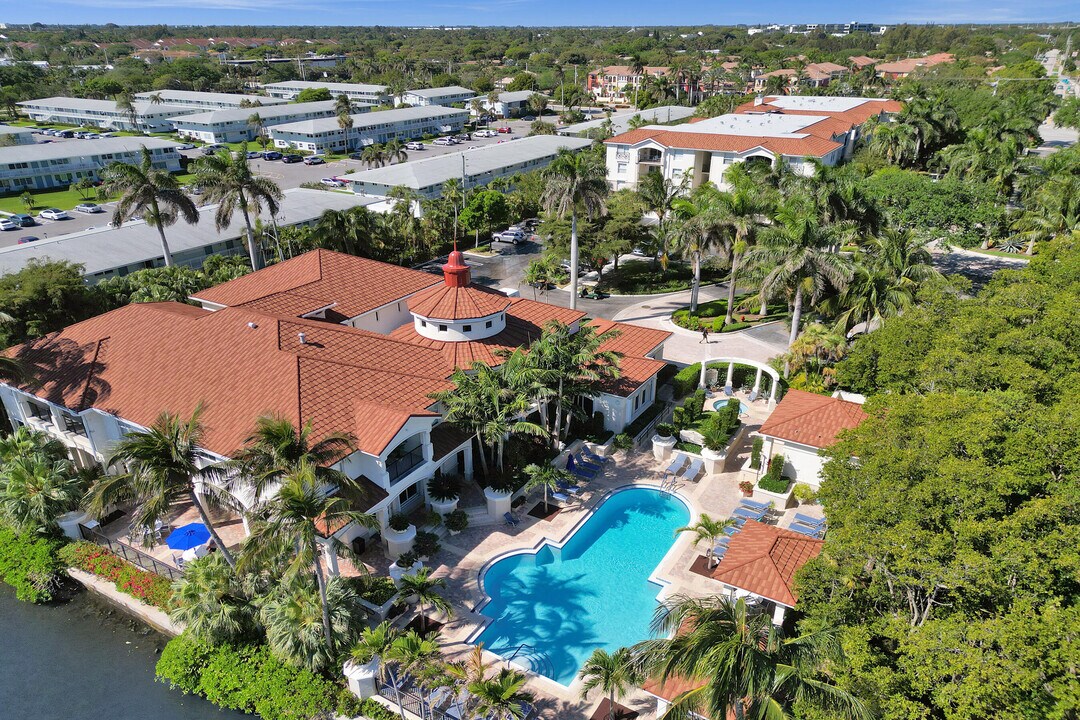 2113 Tuscany Way in Boynton Beach, FL - Building Photo
