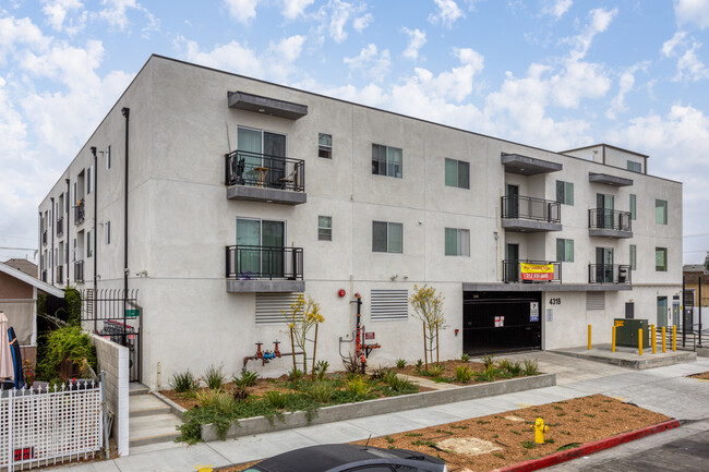 Kansas Complex in Los Angeles, CA - Building Photo - Building Photo