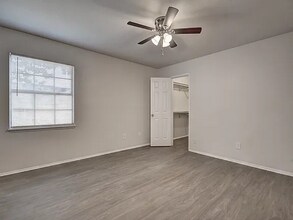 2520 Limestone Dr in Arlington, TX - Foto de edificio - Building Photo