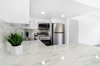 4647 NW 15th Ct in Miami, FL - Building Photo - Building Photo