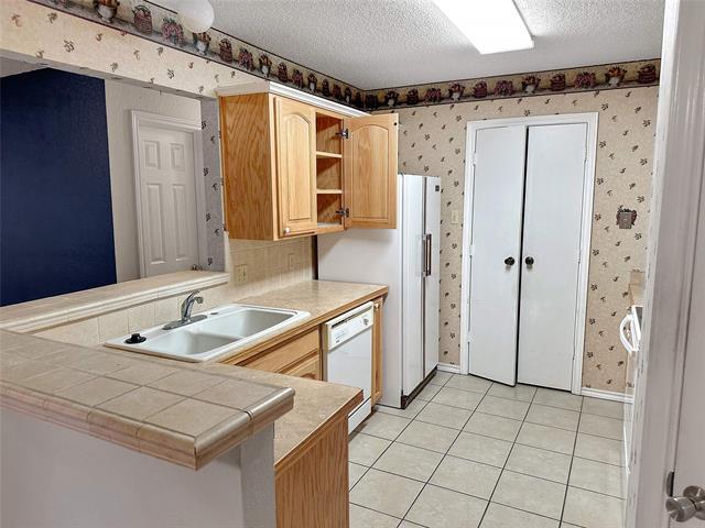 708 Crestview Dr in Kennedale, TX - Building Photo - Building Photo