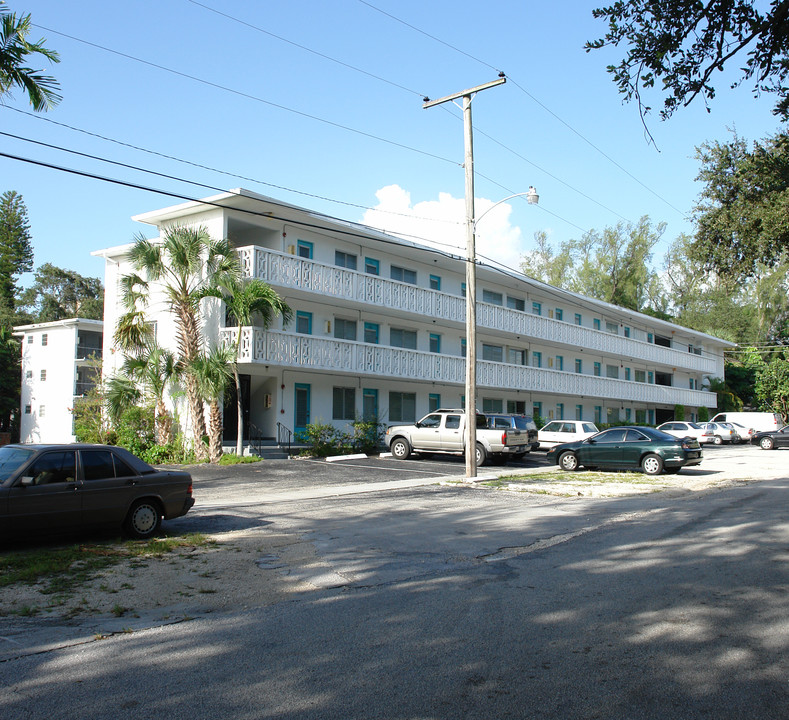 Coral Towers in Miami, FL - Building Photo