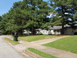 Lamar Cove Apartments in Memphis, TN - Building Photo - Building Photo