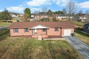 983 Beverly Dr in Abingdon, VA - Building Photo