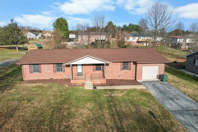 property at 983 Beverly Dr