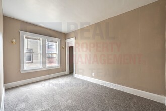121 Logan St in Bedford, OH - Building Photo - Building Photo