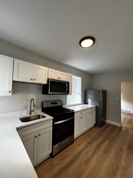 83 Chelsea St in Boston, MA - Building Photo