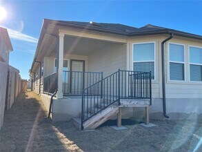 125 Sun Grv Trl in Andice, TX - Building Photo - Building Photo