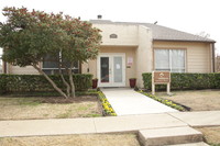 Creek Bend Condominiums in Dallas, TX - Foto de edificio - Building Photo