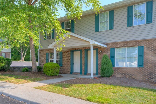 846 Patrick Henry Dr in Blacksburg, VA - Building Photo - Building Photo