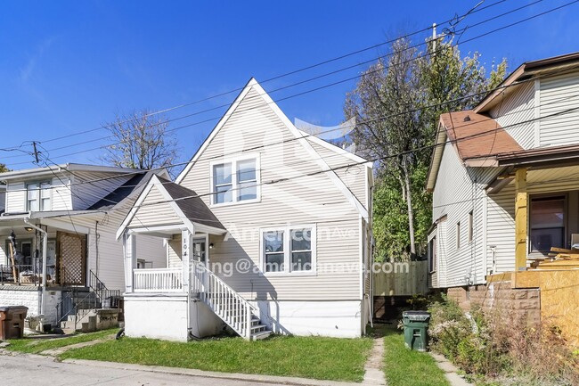 104 Blackburn Ave in Covington, KY - Foto de edificio - Building Photo