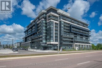 395 Dundas St W in Oakville, ON - Building Photo - Building Photo