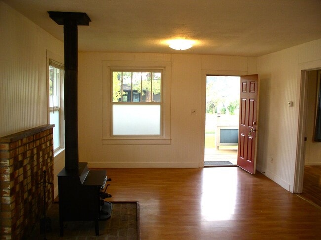 1315 NW Columbia St in Bend, OR - Building Photo - Building Photo