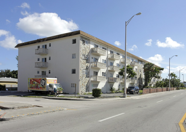 Irons Manor in Miami, FL - Building Photo - Building Photo