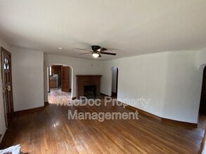 25345 Patriot Hwy in Ruther Glen, VA - Foto de edificio - Building Photo