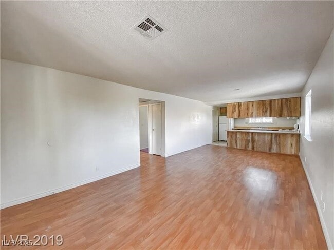 4768 W Sand Creek Ave in Las Vegas, NV - Building Photo - Building Photo