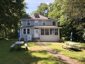 34175 N Hainesville Rd, Unit 1F in Round Lake, IL - Building Photo