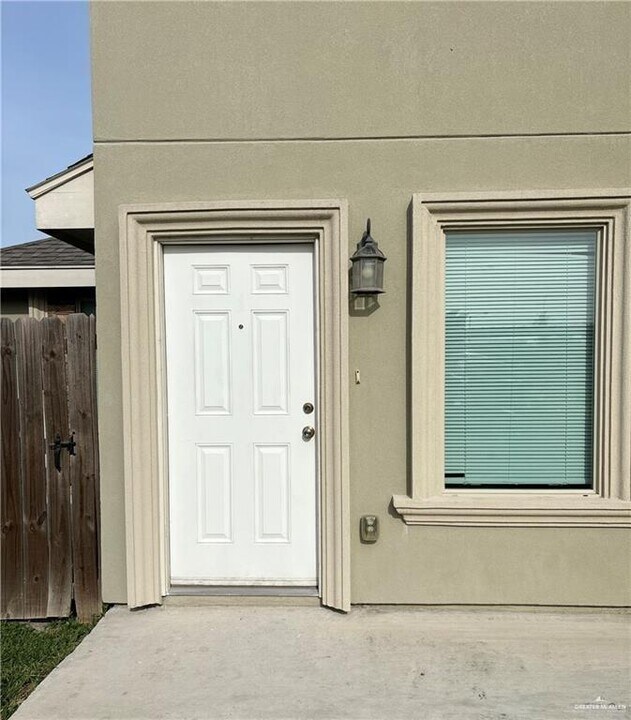 2304 Taxco Ct in Edinburg, TX - Building Photo