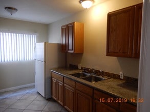 731 W Hyde Park Blvd, Unit 2 in Inglewood, CA - Building Photo - Building Photo