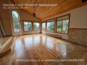 7205 SW Burl Dr in Waldport, OR - Building Photo - Building Photo