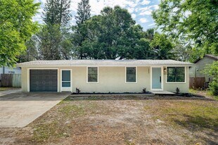 1957 Deloy Dr in Daytona Beach, FL - Building Photo