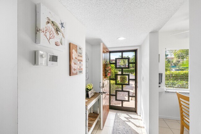 7321 Amberly Ln in Delray Beach, FL - Building Photo - Building Photo