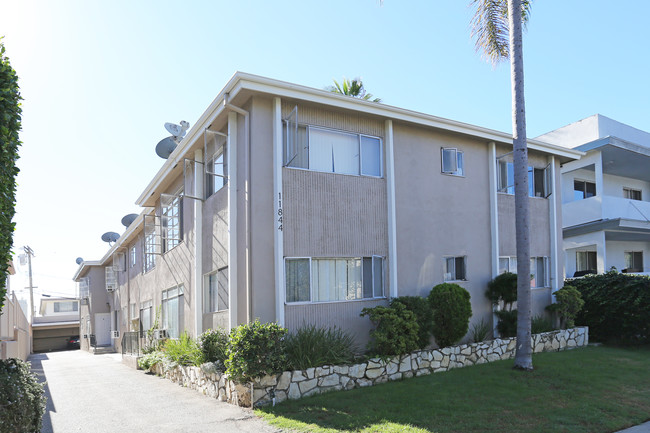 11844 Mayfield Ave in Los Angeles, CA - Building Photo - Building Photo