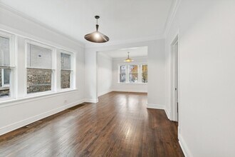 8556 S Muskegon Ave in Chicago, IL - Building Photo - Building Photo