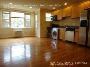 723 Longfellow St NW in Washington, DC - Building Photo - Building Photo