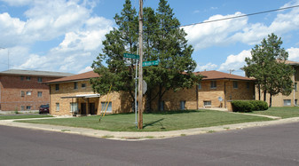 2920-2922 N Woodbine Ter Apartments