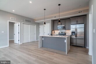 2401 Washington Ave in Philadelphia, PA - Building Photo - Building Photo