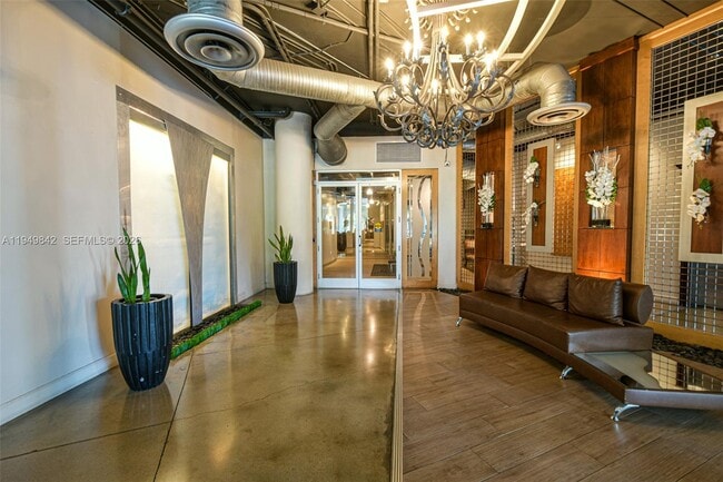 10 SW South River Dr in Miami, FL - Building Photo - Building Photo