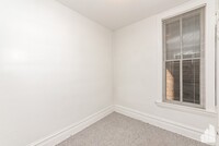 3035 N Southport Ave, Unit 2F photo'