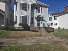 618 8th St in Marietta, OH - Building Photo