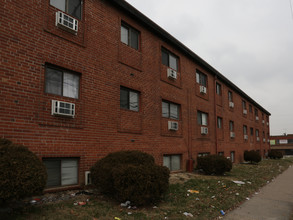 Mar Y Sol Apartments in Philadelphia, PA - Building Photo - Building Photo